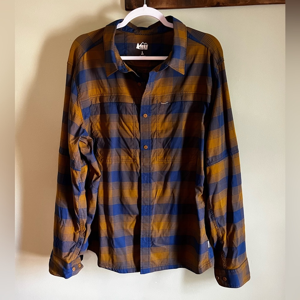 REI Mens light weight flannel